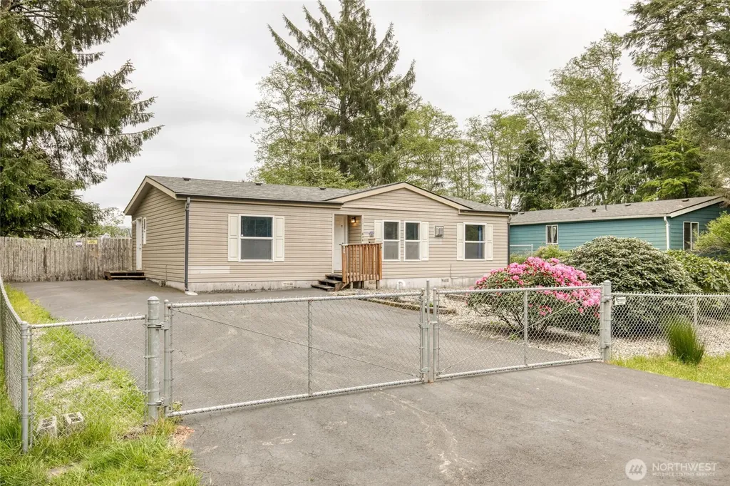 636 Chenois Avenue NE Ocean Shores WA 98569