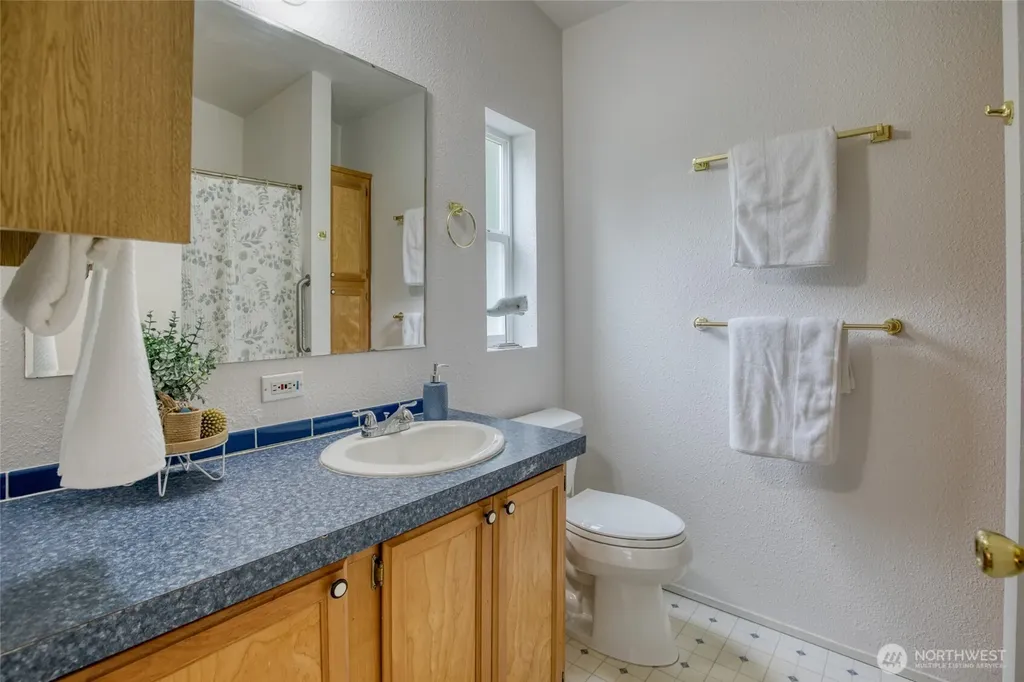 636 Chenois Avenue NE Ocean Shores WA 98569
