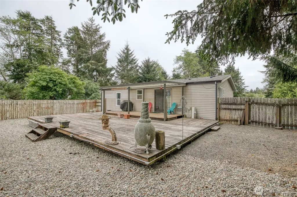 636 Chenois Avenue NE Ocean Shores WA 98569