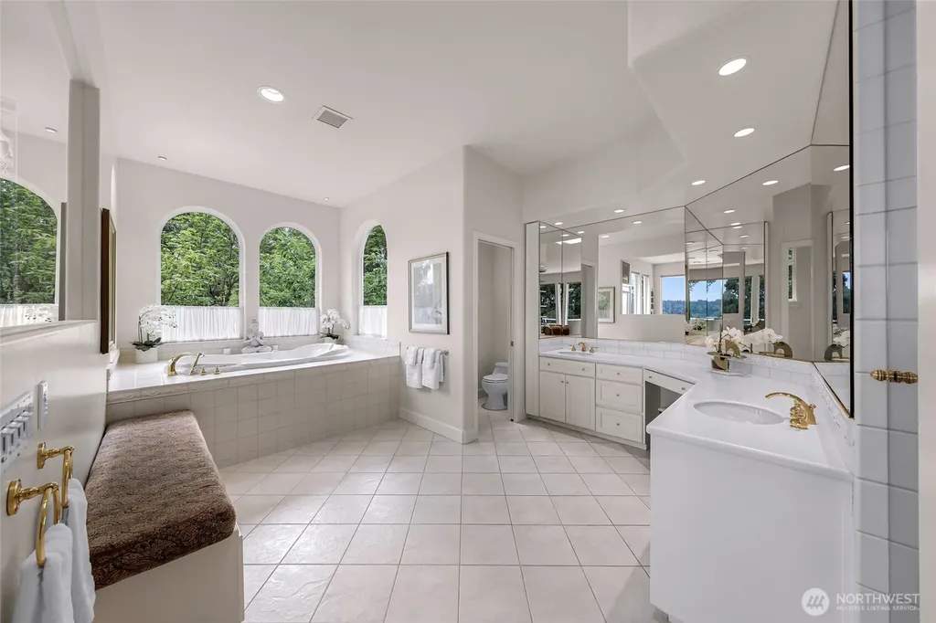 1120 W Lake Sammamish Parkway SE Bellevue WA 98008