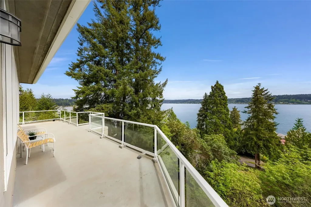 1120 W Lake Sammamish Parkway SE Bellevue WA 98008