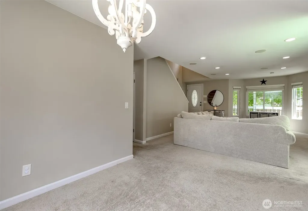 305 Jewell Enumclaw WA 98022