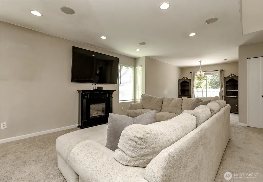 305 Jewell Enumclaw WA 98022