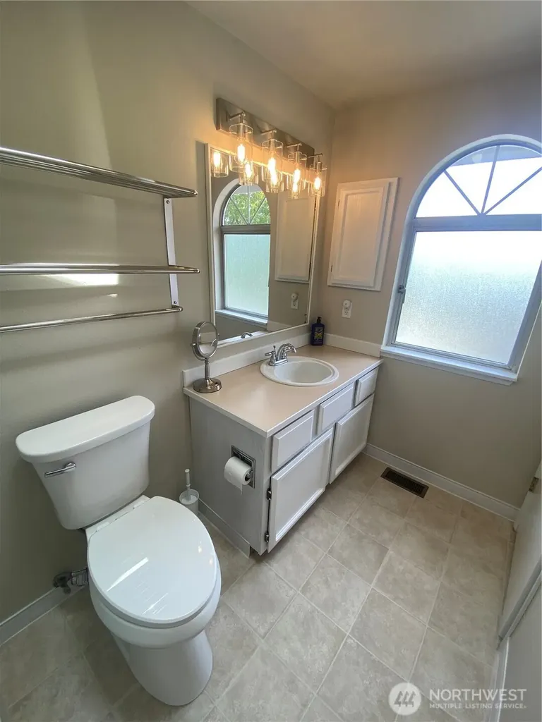305 Jewell Enumclaw WA 98022