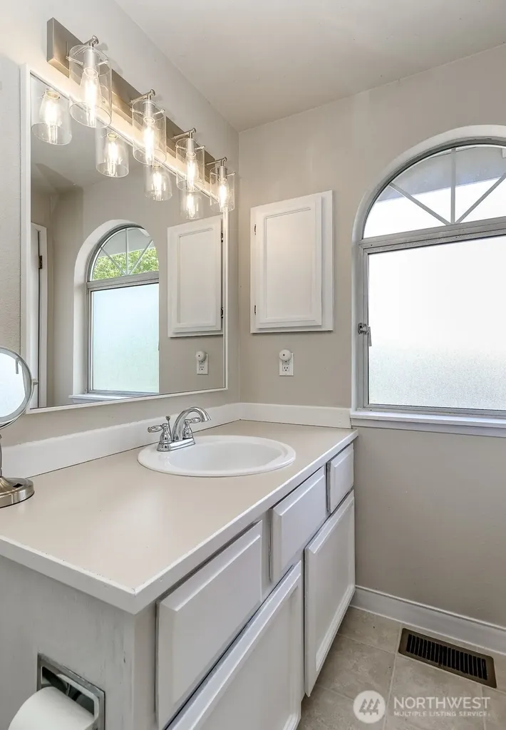 305 Jewell Enumclaw WA 98022