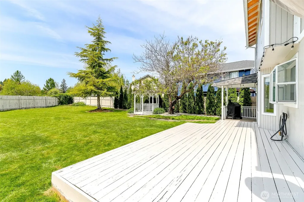 305 Jewell Enumclaw WA 98022