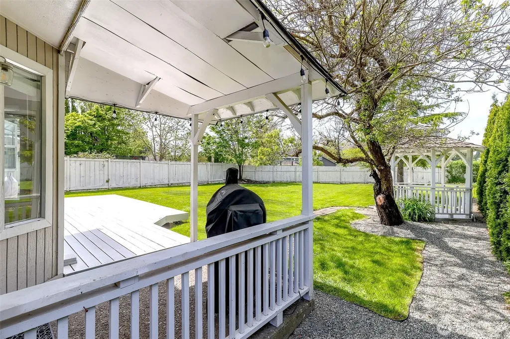305 Jewell Enumclaw WA 98022