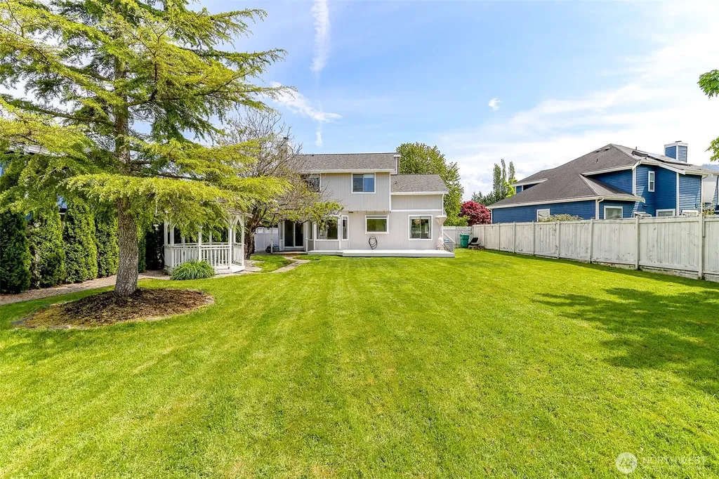 305 Jewell Enumclaw WA 98022