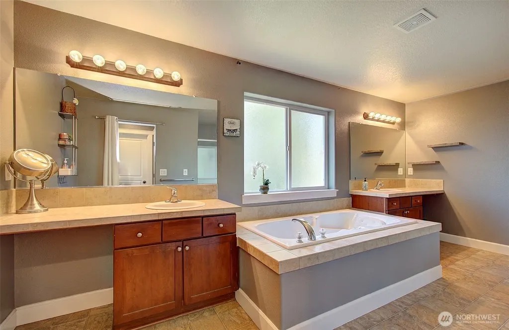 15202 NE 102nd Way Vancouver WA 98685