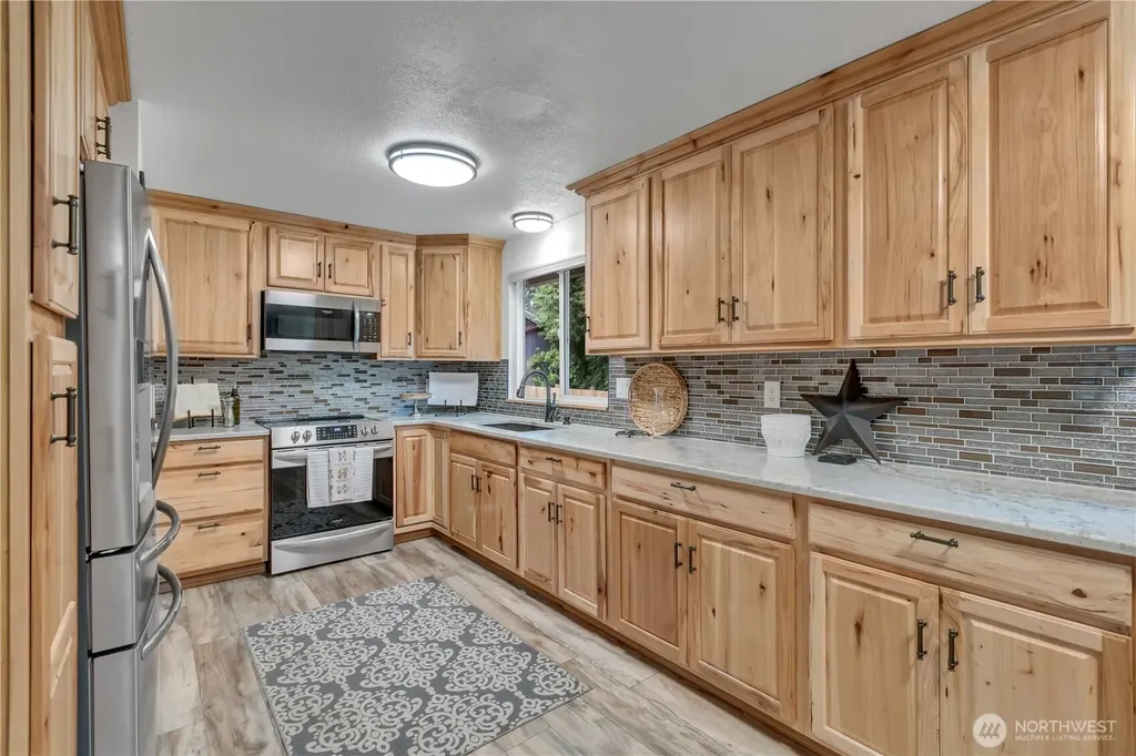 32544 24th Avenue SW Federal Way WA 98023