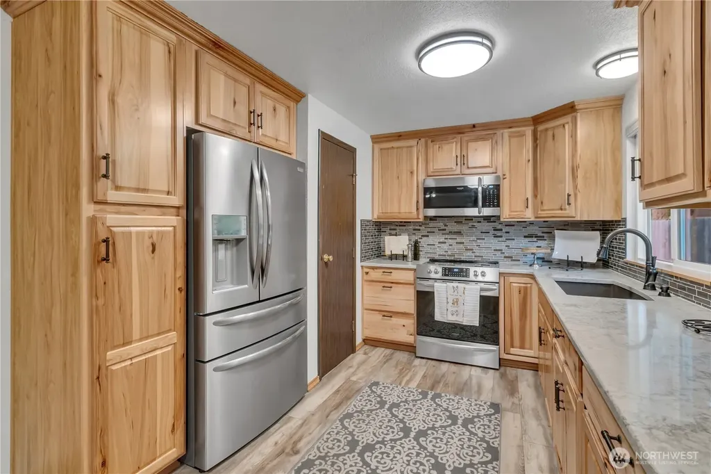 32544 24th Avenue SW Federal Way WA 98023