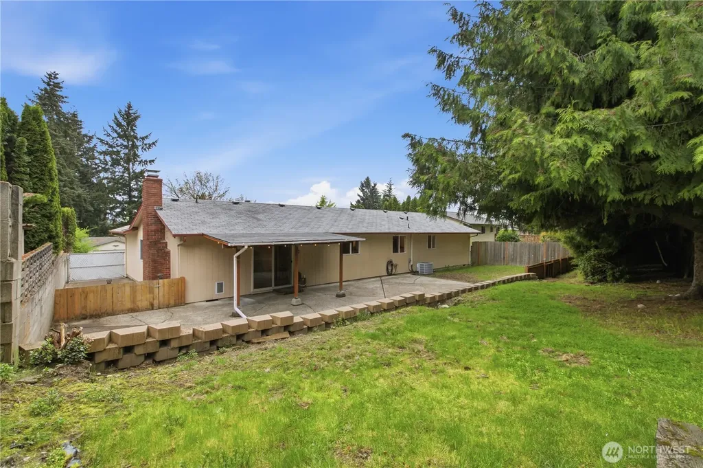 32544 24th Avenue SW Federal Way WA 98023