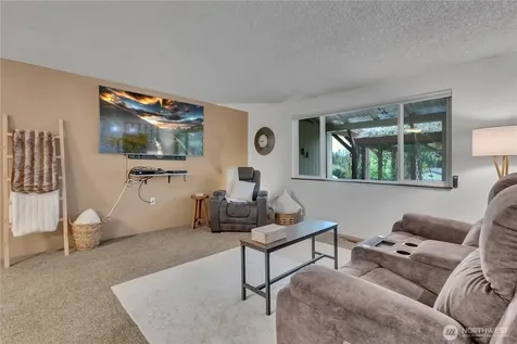 32544 24th Avenue SW Federal Way WA 98023