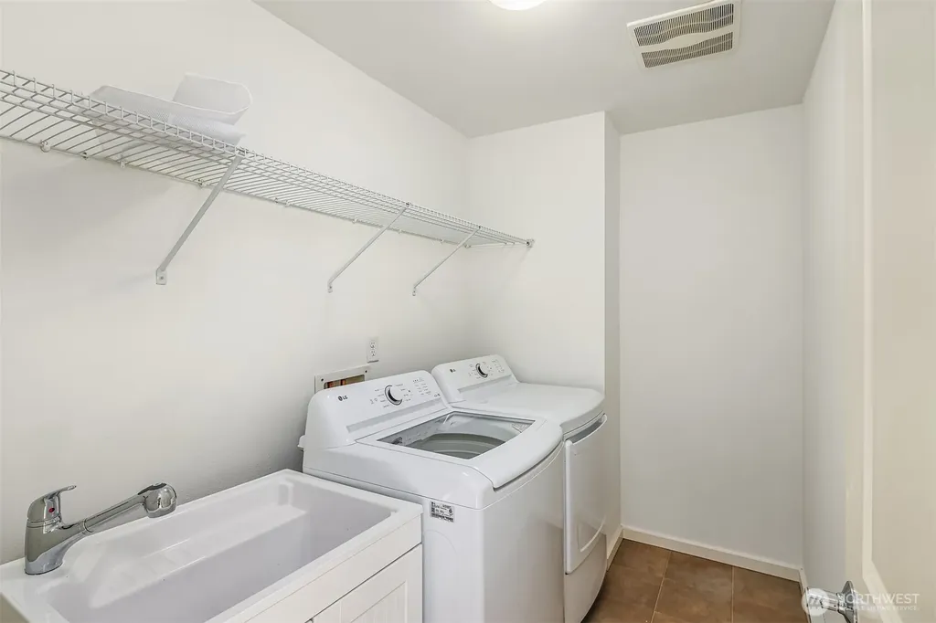 33827 56th Place S Auburn WA 98001