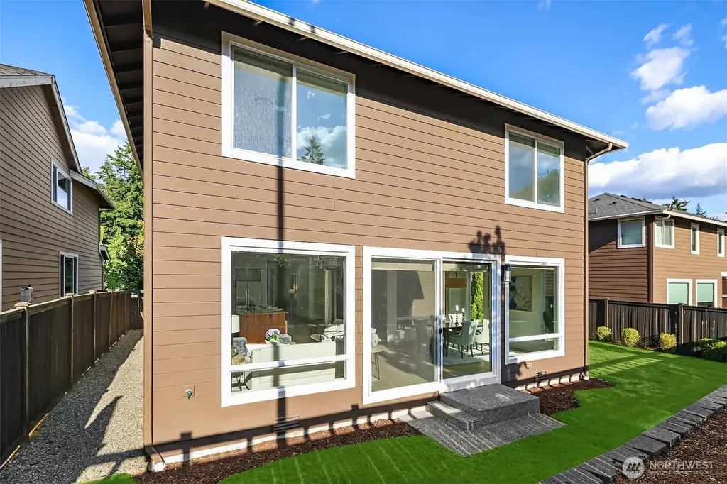33827 56th Place S Auburn WA 98001