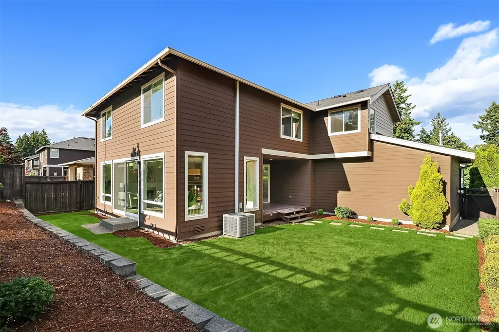 33827 56th Place S Auburn WA 98001
