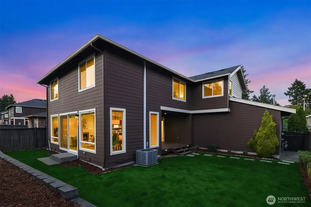 33827 56th Place S Auburn WA 98001