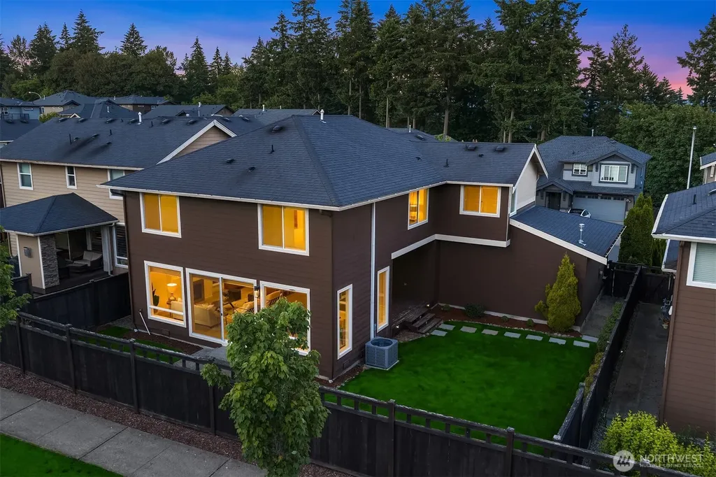 33827 56th Place S Auburn WA 98001
