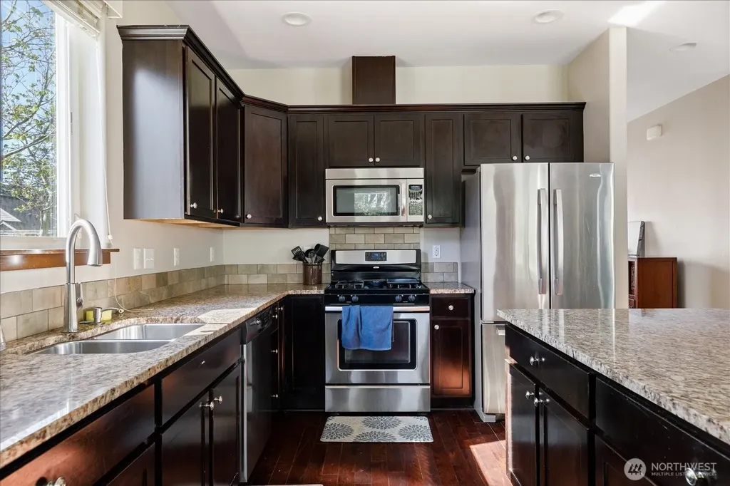 2837 SW Fairway Point Drive Oak Harbor WA 98277