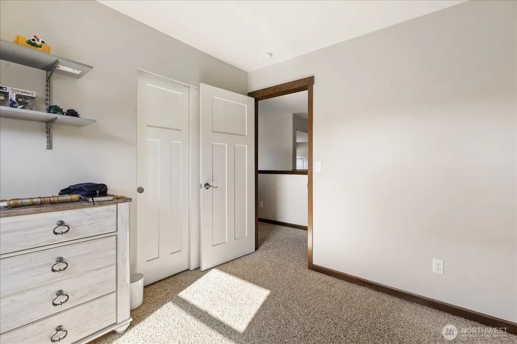 2837 SW Fairway Point Drive Oak Harbor WA 98277