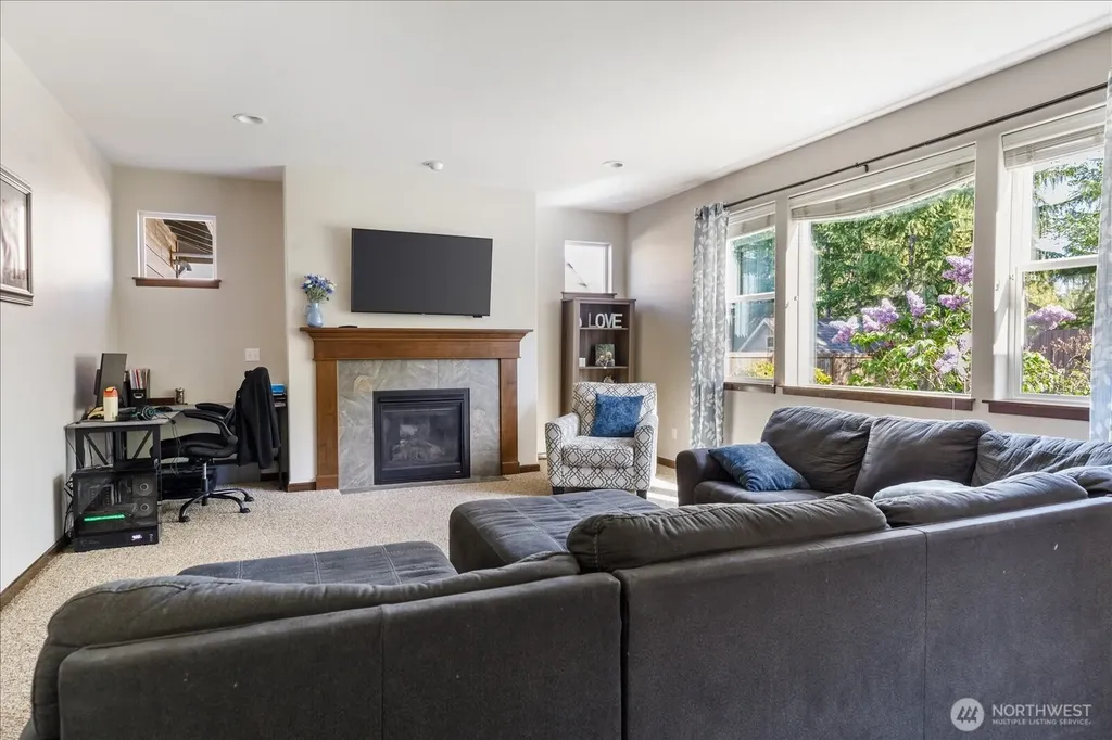 2837 SW Fairway Point Drive Oak Harbor WA 98277