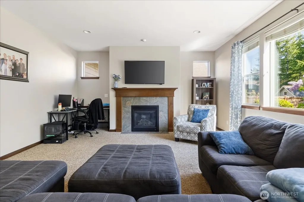2837 SW Fairway Point Drive Oak Harbor WA 98277