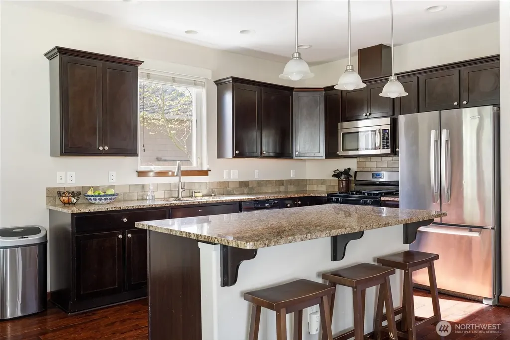 2837 SW Fairway Point Drive Oak Harbor WA 98277
