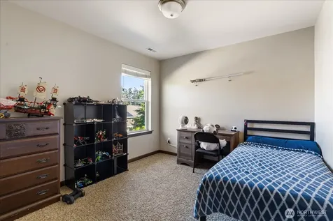 2837 SW Fairway Point Drive Oak Harbor WA 98277