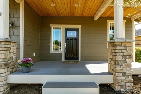 2837 SW Fairway Point Drive Oak Harbor WA 98277