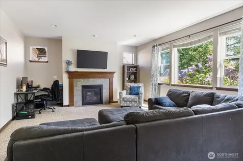 2837 SW Fairway Point Drive Oak Harbor WA 98277