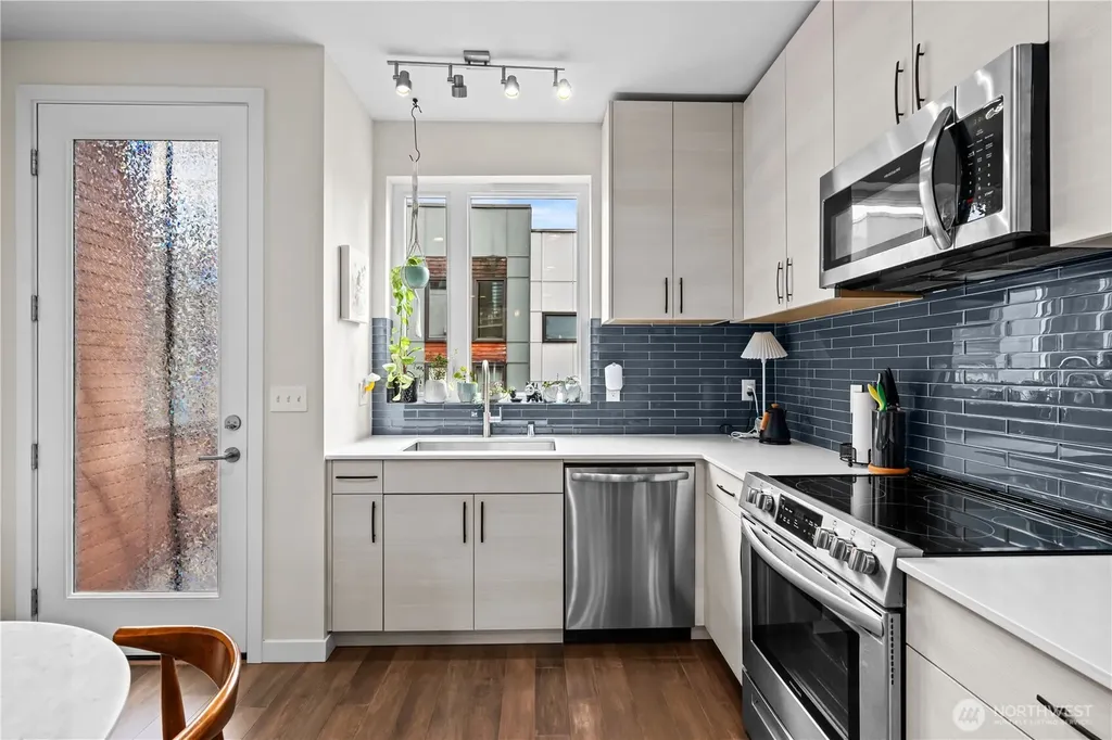 9266 50th Avenue S Seattle WA 98118
