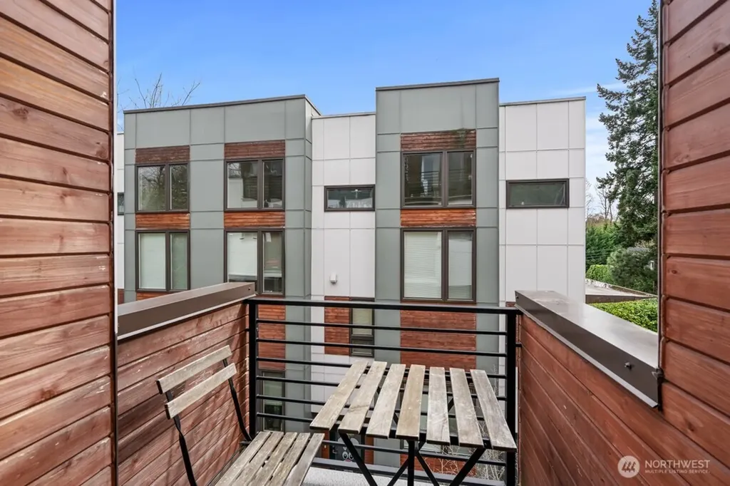 9266 50th Avenue S Seattle WA 98118