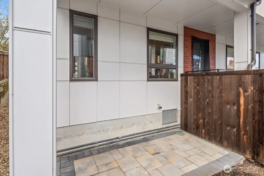 9266 50th Avenue S Seattle WA 98118