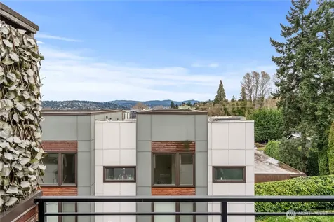 9266 50th Avenue S Seattle WA 98118