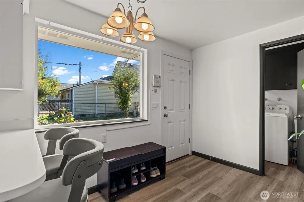 343 4th Street SE Puyallup WA 98372