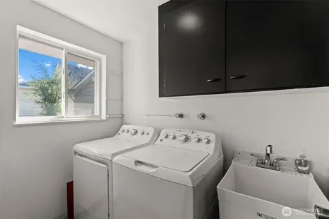 343 4th Street SE Puyallup WA 98372