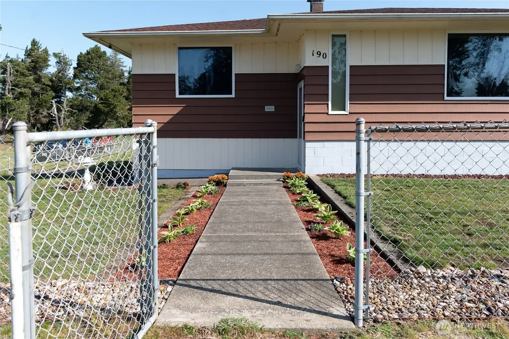 190 W Veterans Avenue Westport WA 98595