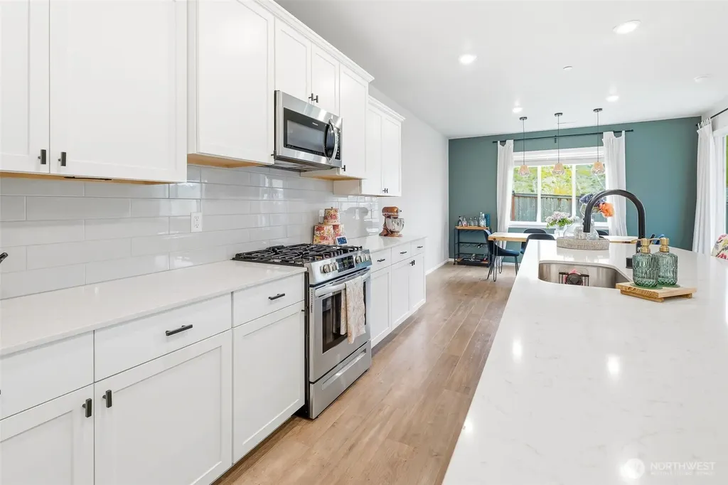 1227 Baker Heights Loop Bremerton WA 98312