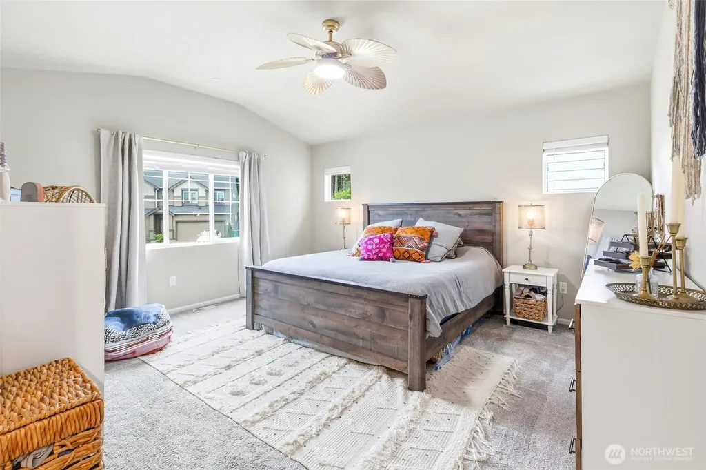 1227 Baker Heights Loop Bremerton WA 98312