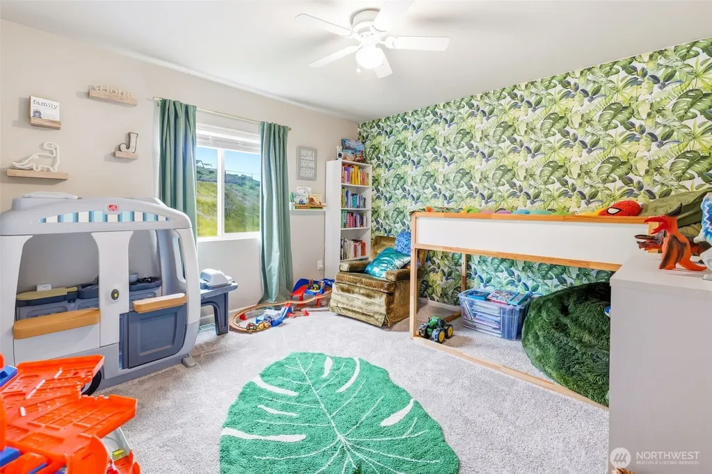 1227 Baker Heights Loop Bremerton WA 98312