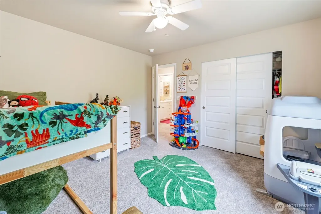 1227 Baker Heights Loop Bremerton WA 98312