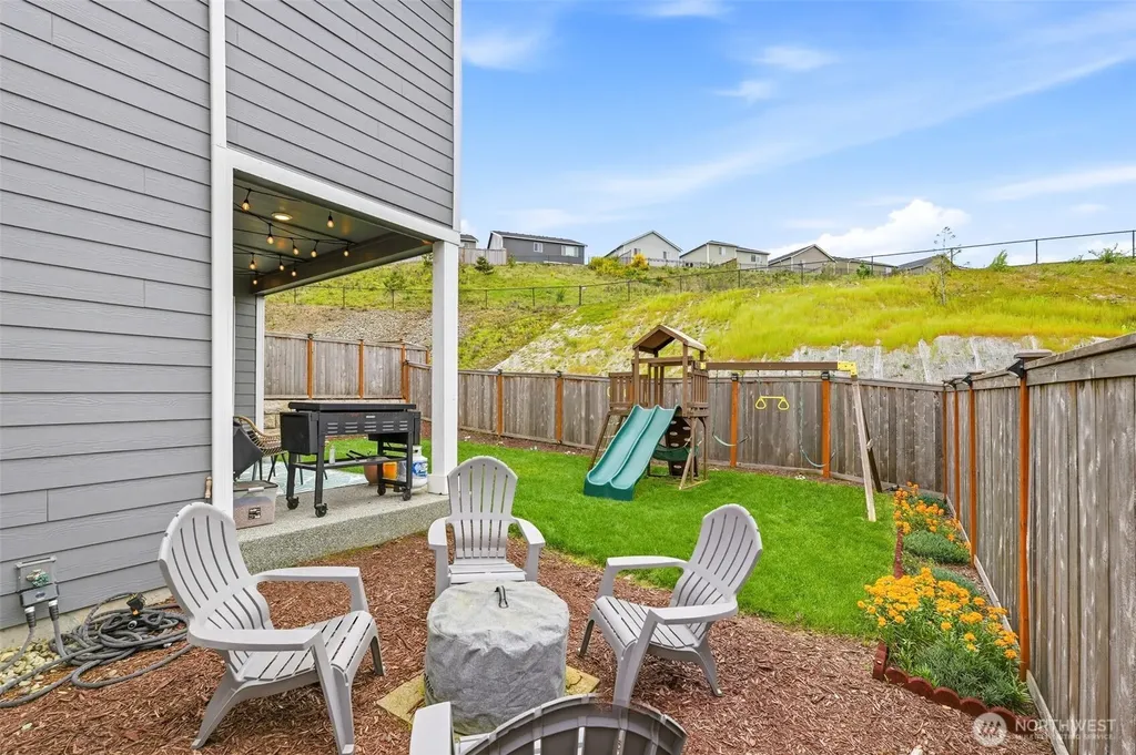 1227 Baker Heights Loop Bremerton WA 98312