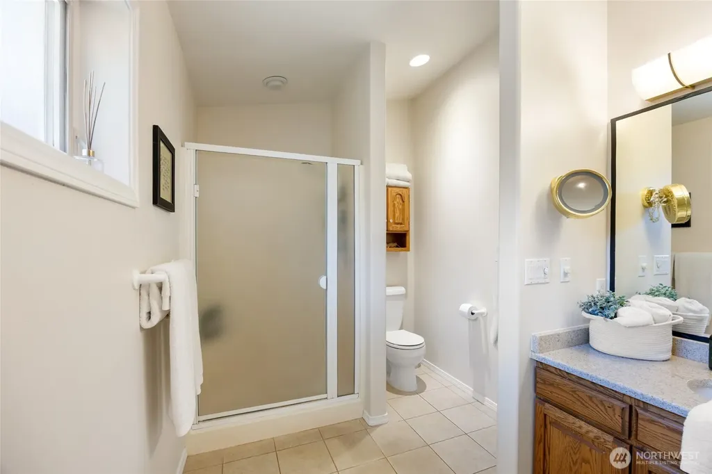 927 Easy Street NE Moses Lake WA 98837