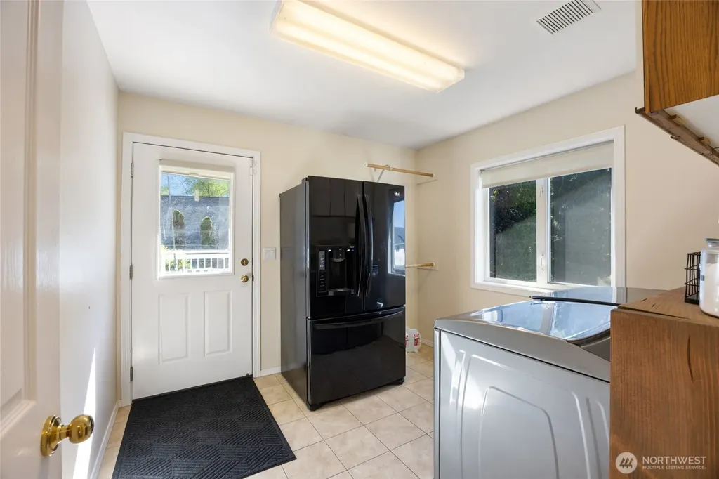 927 Easy Street NE Moses Lake WA 98837