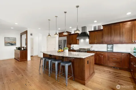 9026 NE 127th Place Kirkland WA 98034