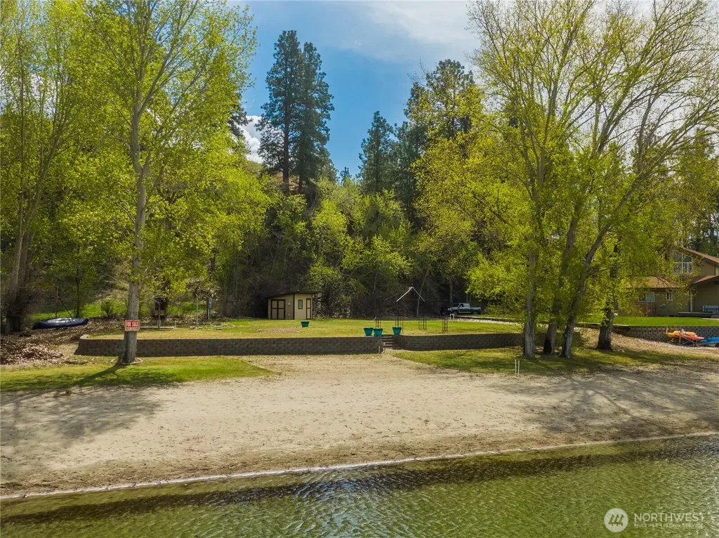 41 Champerty Road Oroville WA 98844