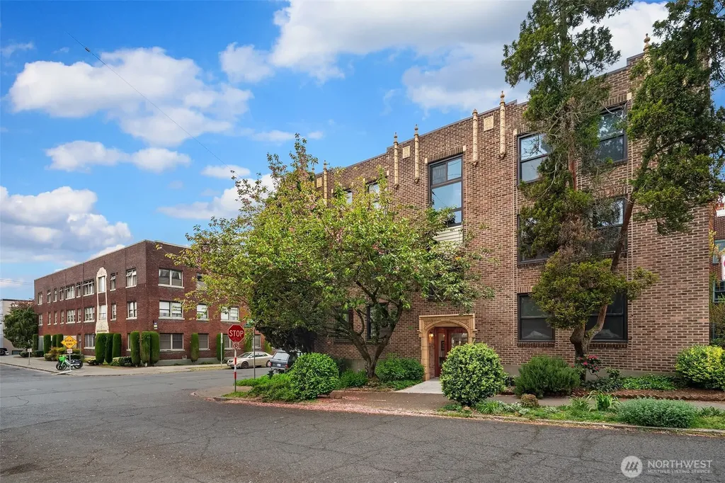 404 E Harrison Street Seattle WA 98102