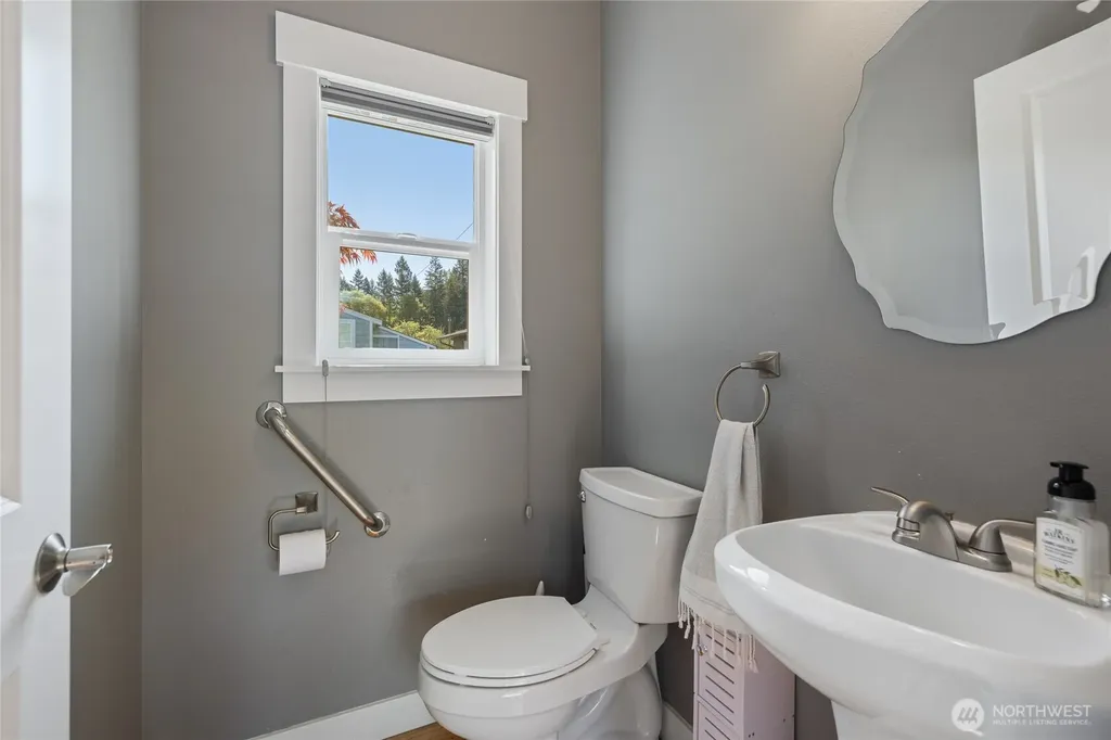 4937 Thompson Lane SE Olympia WA 98513