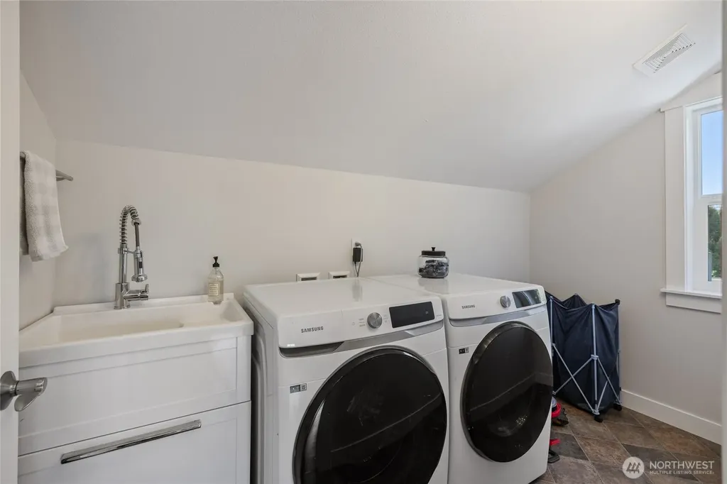 4937 Thompson Lane SE Olympia WA 98513