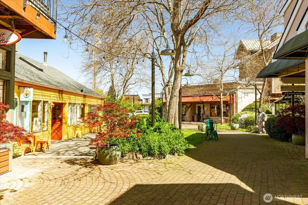 221 2nd Street Langley WA 98260